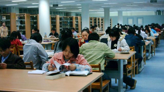有什么适合大学生年龄段阅读的有助于世界观塑造的书籍