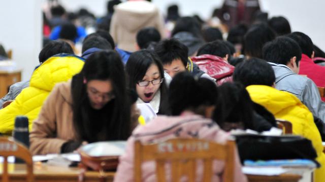 想考研想知道哪些学校的视传专业不错然后相对好考的