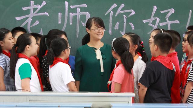 【精选】我的老师写人作文300字四篇