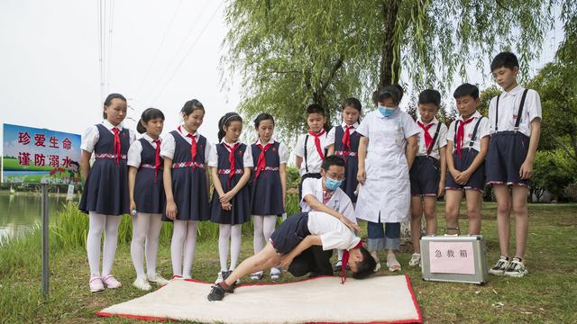 小学防溺水主题班会教案设计（精选）