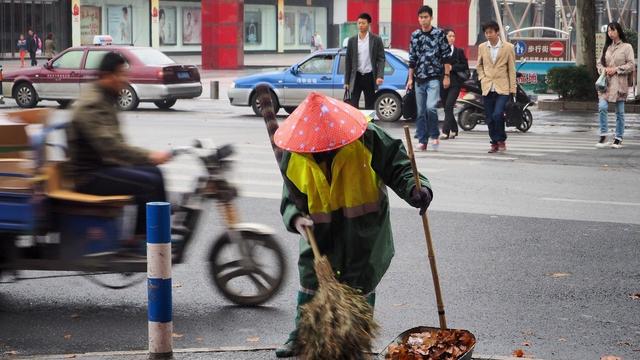 赞美环卫工人的句子字