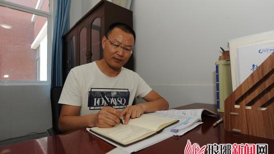 呕心沥血育英才