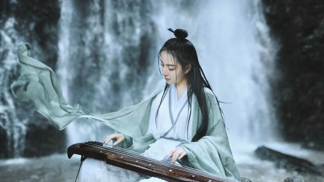 琴字开头的诗句有哪些