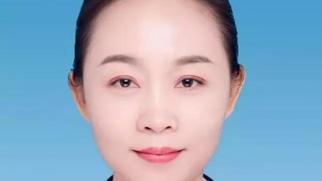 赞美事业女强人的成语