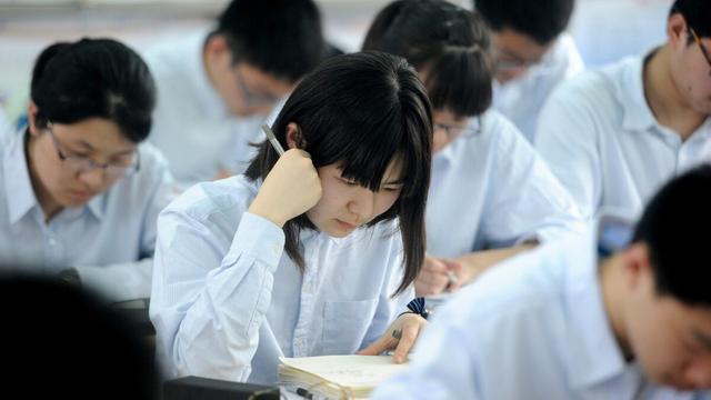 关于如何交新朋友的英语作文