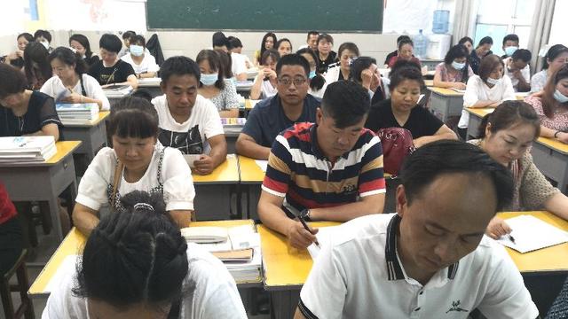高二期末家长会发言稿