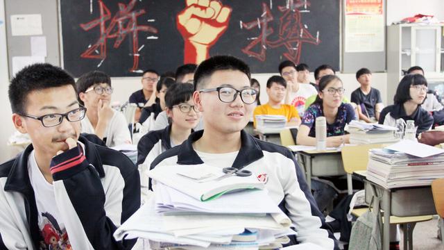 自我介绍范文800字面试