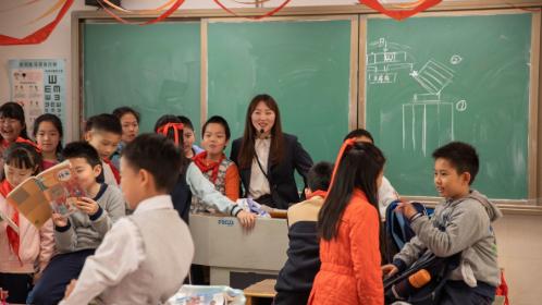 外地户口孩子在上海读初中有什么条件