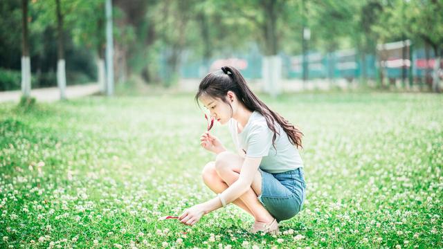 关于四季的诗歌各三首