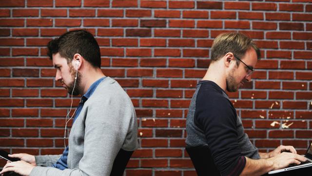 现在社会人与人之间的关系越变越冷漠了吗