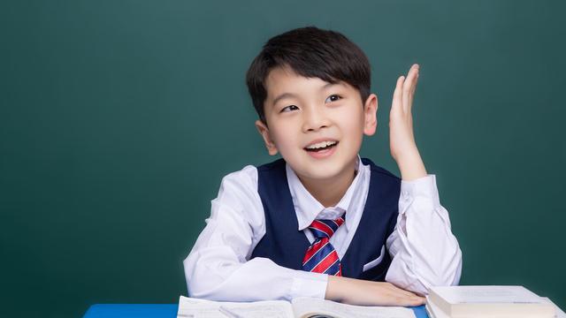 小学老师给学生的推荐信