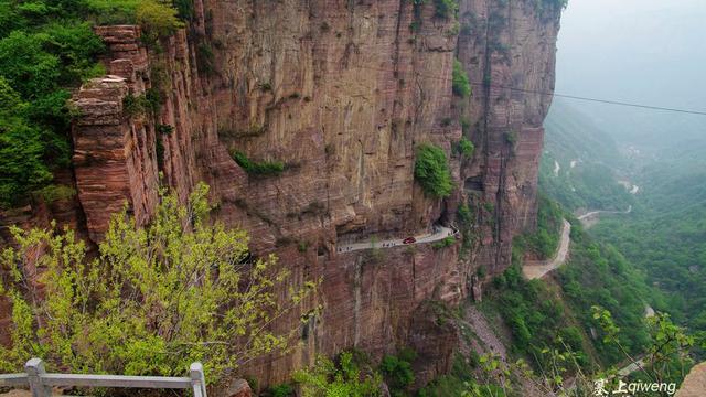 绝壁走廊郭亮洞 悬崖明珠郭亮村