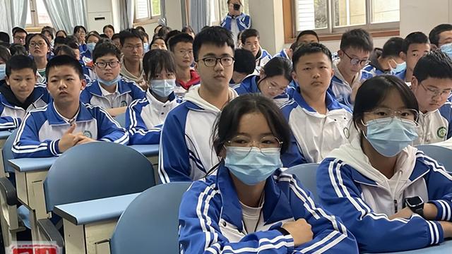 书香伴我成长演讲稿