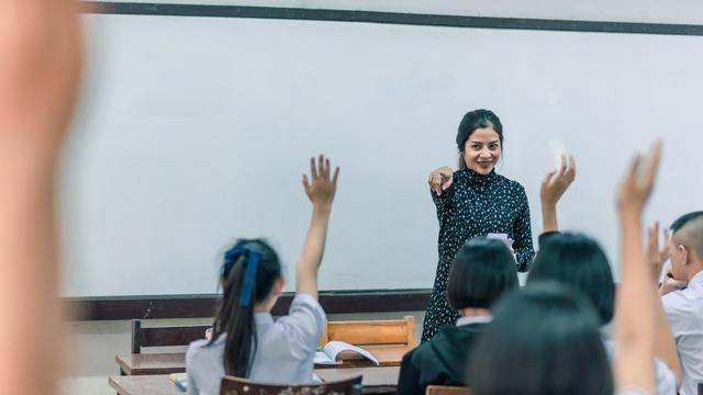 【实用】教师的年终总结范文锦集五篇