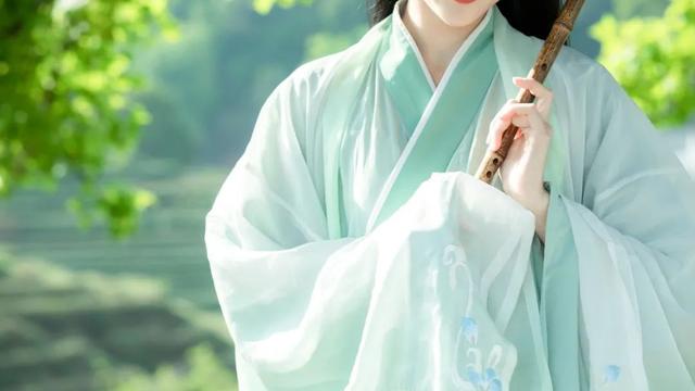 有关水的诗句摘抄