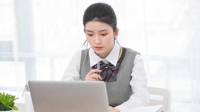 财务人员辞职报告精选