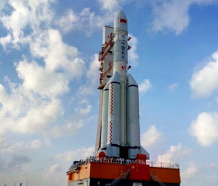 粗壮霸气的长征5号运载火箭 是目前中国运力最大的新式运载火箭