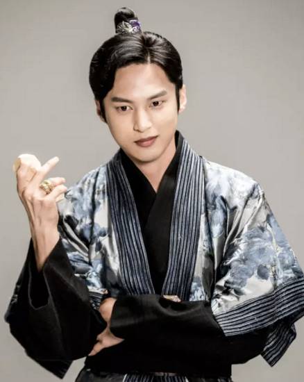 最不起眼的就是九王子王垣了······