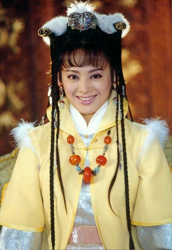 胡静最喜欢她在孝庄秘史里面滴苏麻喇姑了,后来的大清后宫也不错,还有