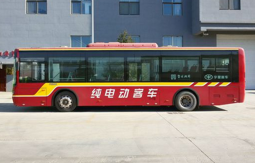 太原出租车公交车忙试驾  2016年开启全新电驱动时代