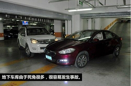 开车容易倒车难详解各种倒车技巧及注意事项