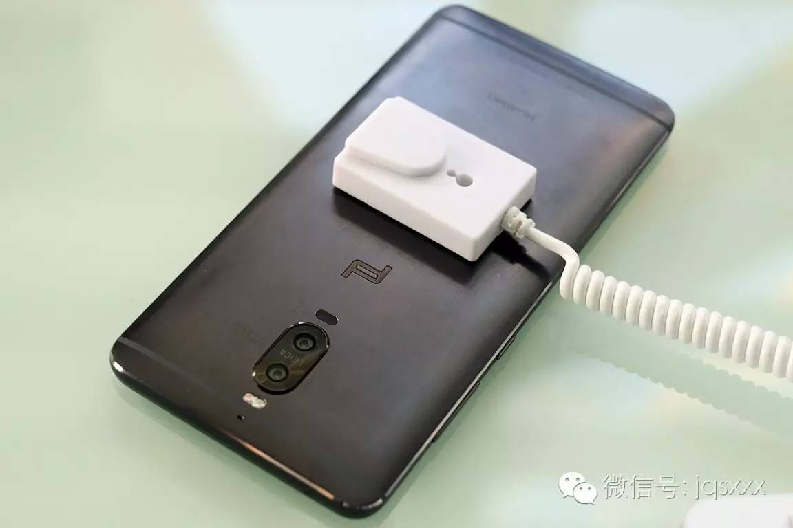 看真机！玛莎拉蒂版层次感爆棚 华为公司Mate 9 Pro标准图集