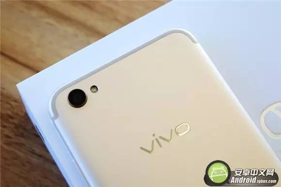 2000万双摄柔光自拍美艳无比！vivo X9评测