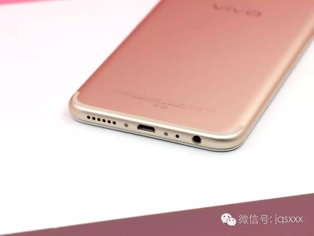 「新手机速运」外置柔日光灯 双摄像头 vivo X9高清图片集