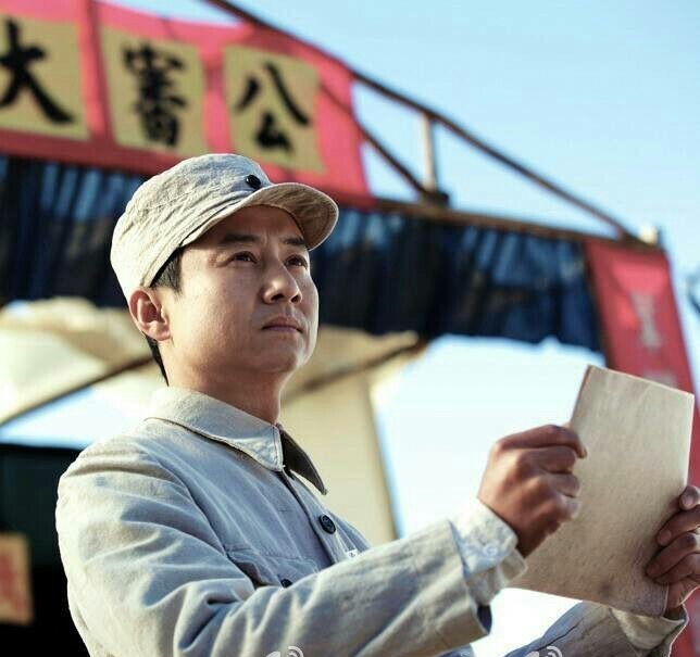 炊事班里一口河南话的小毛 正团级军衔 40岁依然童颜演喜剧