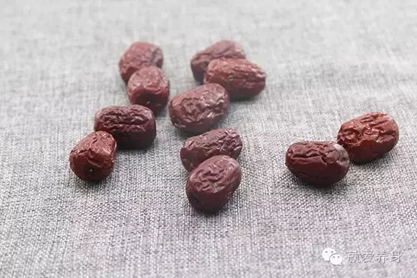 红枣干吃太浪费了 这样搭配补血效果逆天