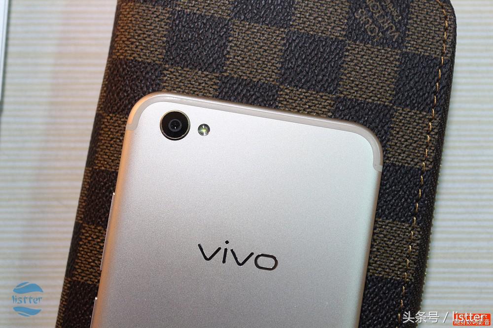 让你惊叹的自拍新标杆，前置柔光双摄vivo X9测评