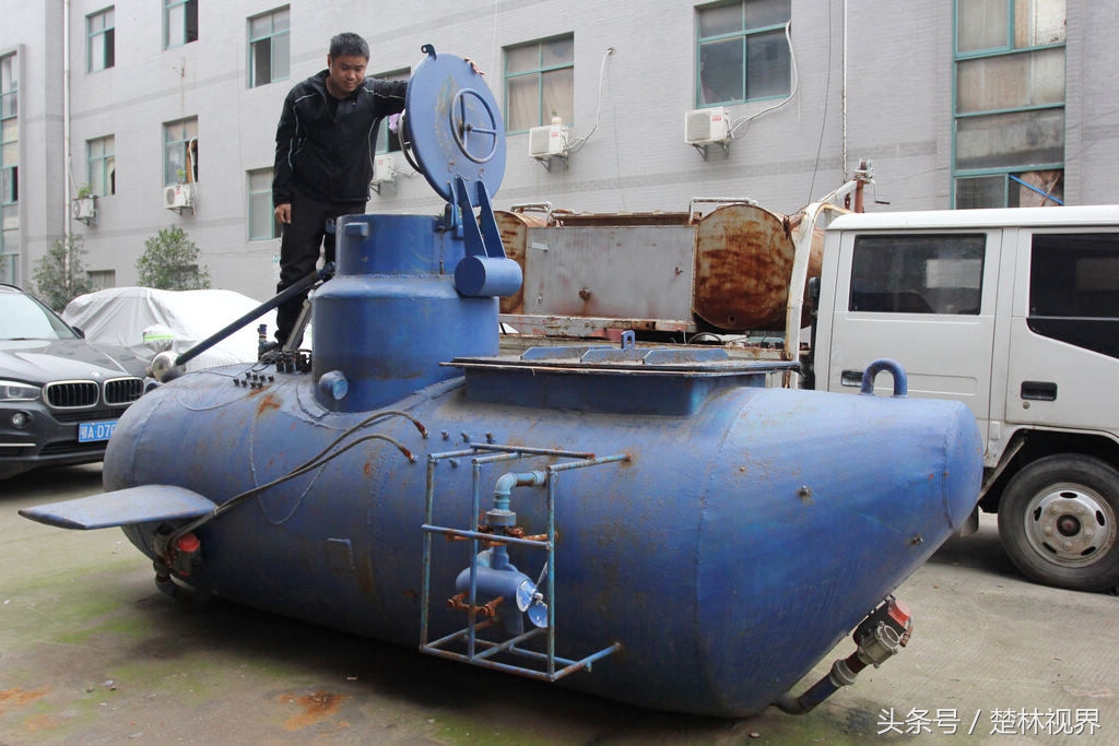 高手在民间！武汉下岗职工制造无人遥控潜艇：发明需要狂热