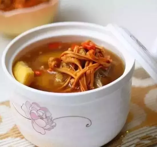 中医推荐4碗冬季补身汤，看你该喝哪一碗