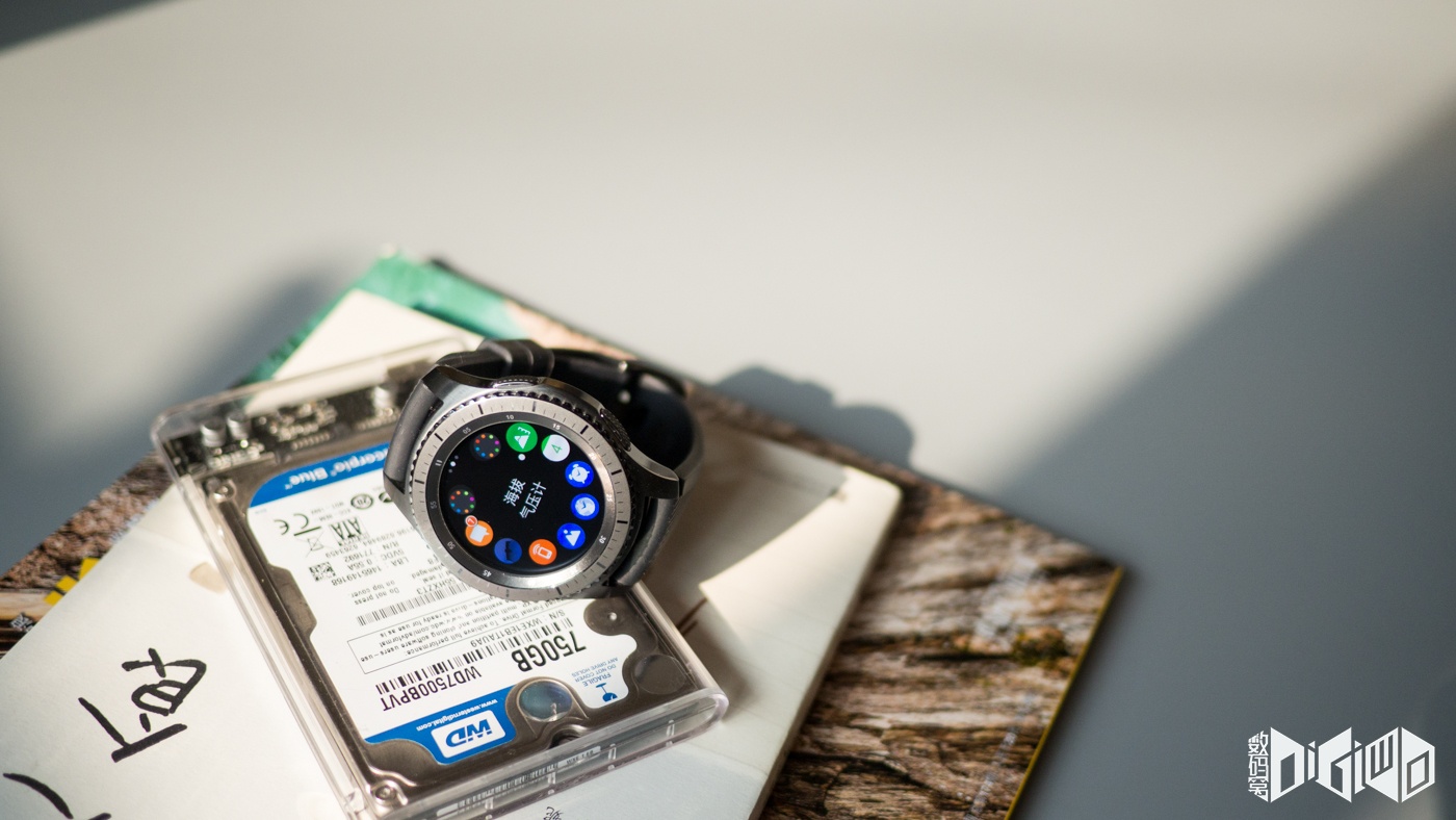 三星Gear S3先锋款上手玩，目前最优秀的智能手表之一