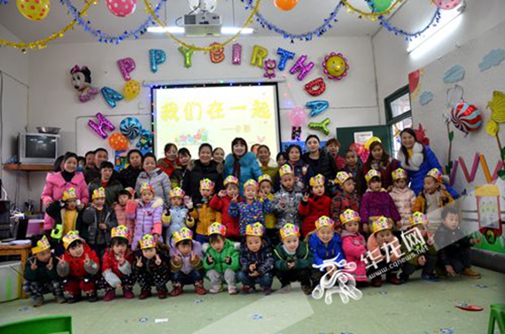 合川：双凤中心幼儿园开展“爱意满满暖寒冬”集体生日会