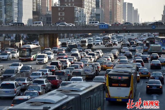 北京本周末及元旦出行预测：明晚工体中关村巨堵