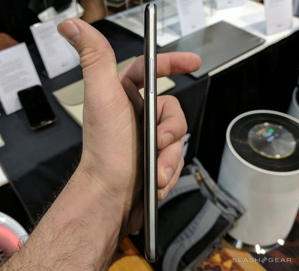 LG Stylo 3入门免费试玩：拆式充电电池 触控笔好良知！