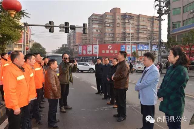 王洪斌节前走访慰问公安民警等基层一线工作人员