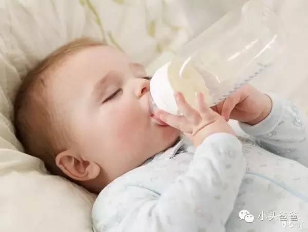 宝宝吃夜奶 让宝宝不起夜有招儿！