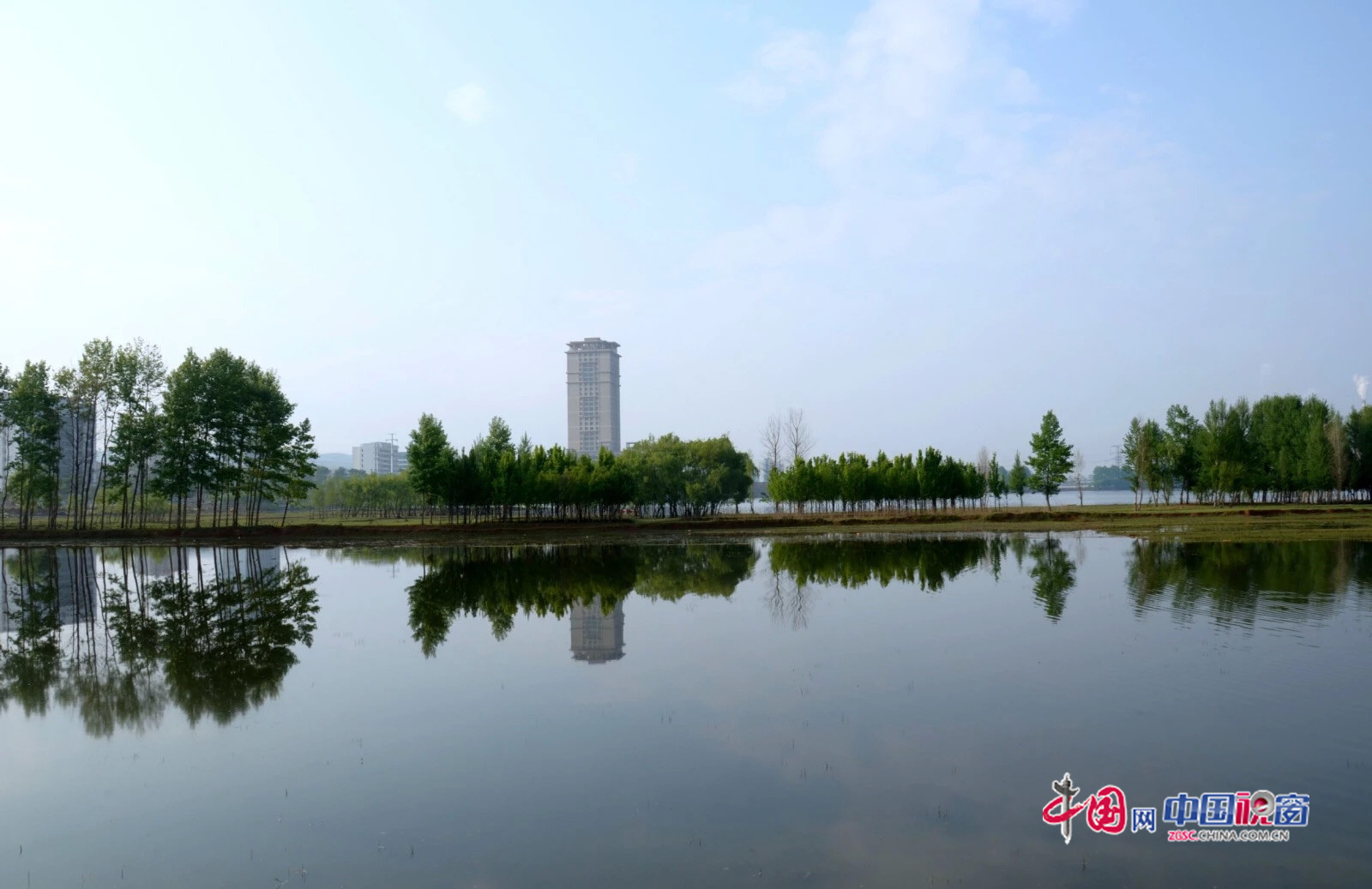 宣威金月湖风景如画