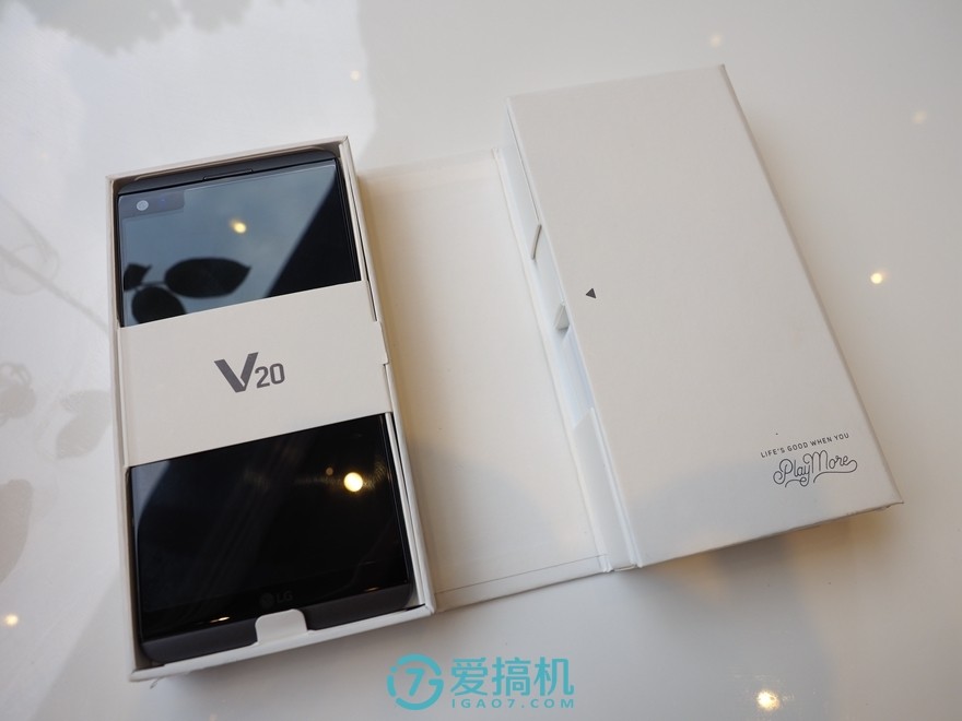 不一样的旗舰 LG V20手机评测