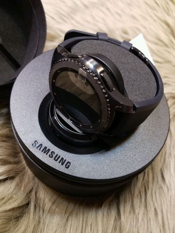 发生爆炸中再生  三星Gear S3腕表拆箱