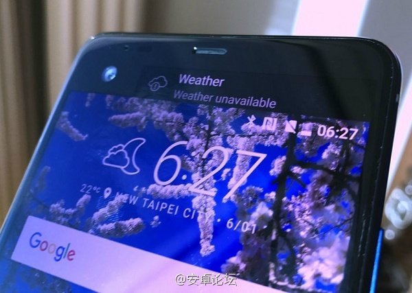 HTC U Ultra被曝出：有着双屏幕，外观设计像三星LG结合体