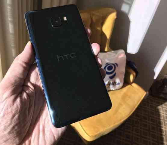 HTC这次新品发布会有3个招式：这设计方案真像三星机皇！