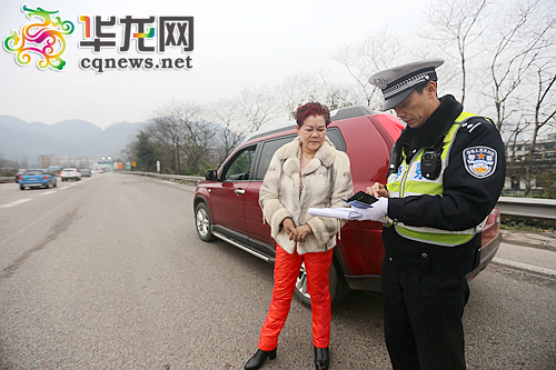 春节期间交巡警严查各类违法 提醒：内环这些路段有点堵