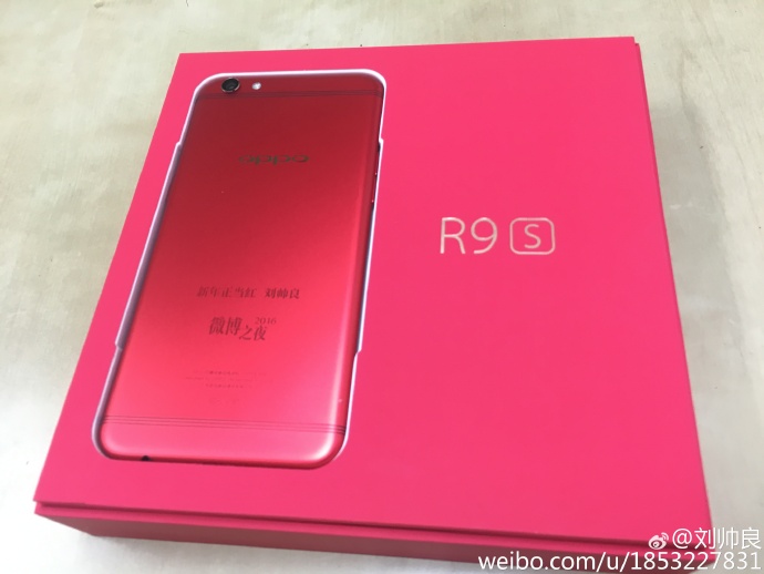 明星爱照相？毫无疑问啊，因此 OPPO R9s爆火！