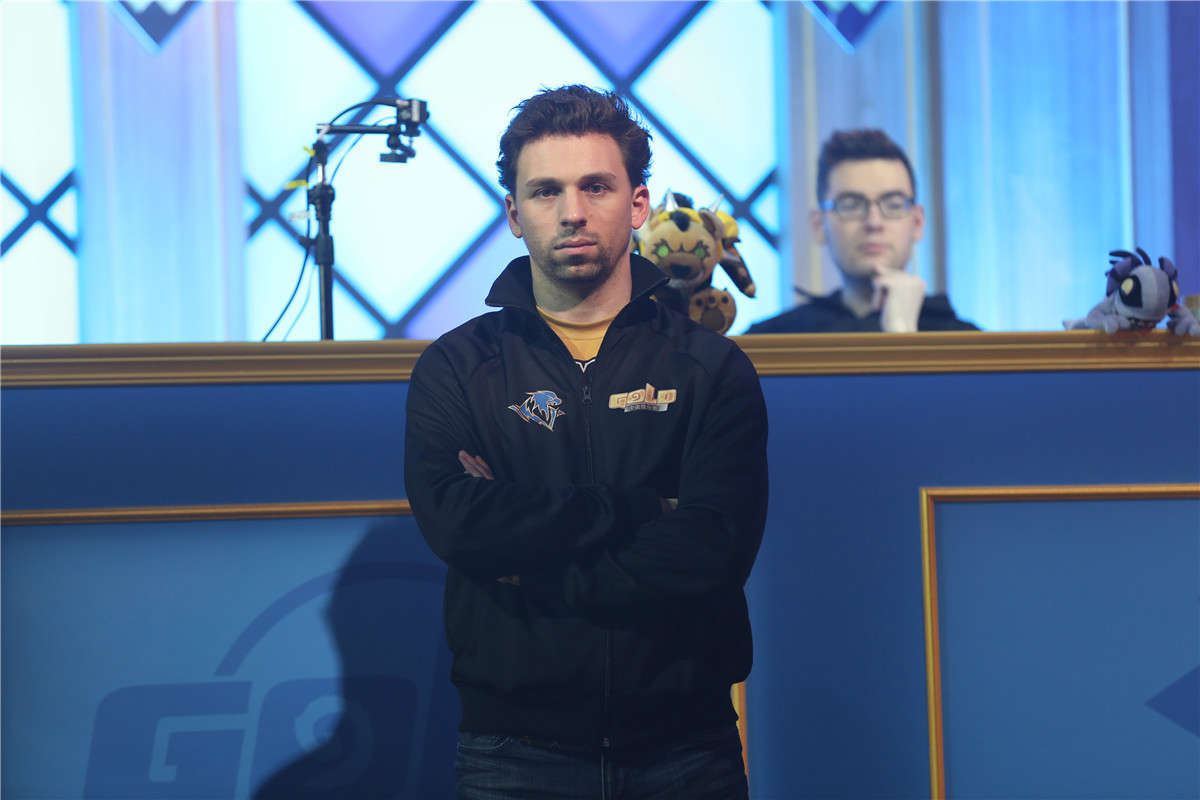 最懵逼的国际大赛！炉石中美擂台 一个加拿大人五杀干翻中国全队