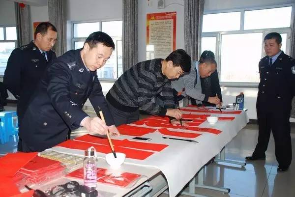 「公安文化」富裕县局组织开展“笔墨增福寿、安全进万家”公益活动