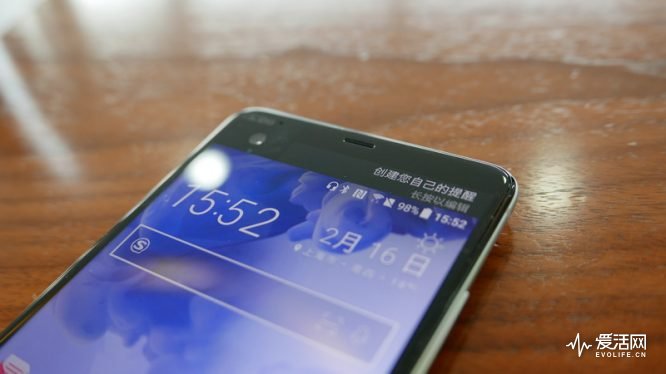 中国发行版HTC U Ultra即将来临 主辅双屏幕产生大量游戏玩法