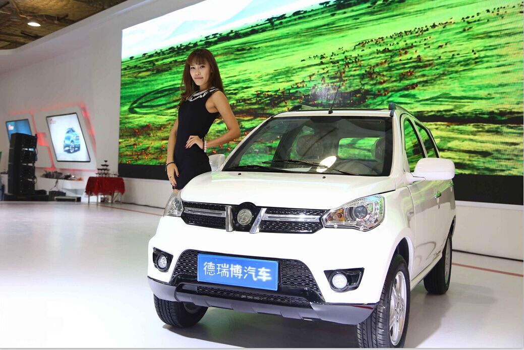 中国旅游景点的旅游观光标准配置低速电动车备受热烈欢迎